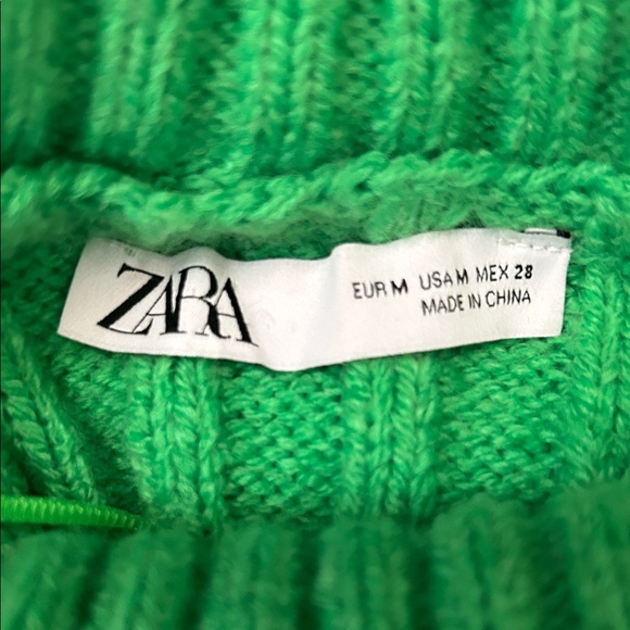 STUNNING Zara BRIGHT Green Sleeveless Turtleneck Sweater. In size M - Picture 12 of 12